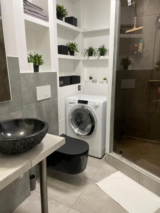Grey Gucci Apartment City Center 华沙 外观 照片
